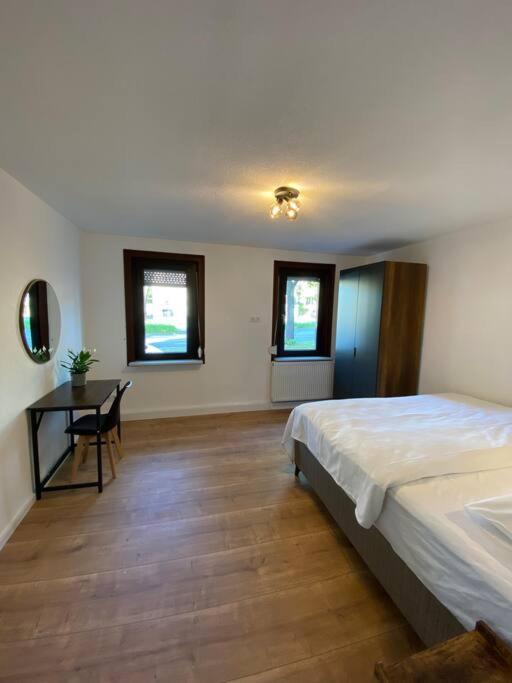 Nisay Home - 3 Room Apartment - A1 Лудвигсбург Екстериор снимка